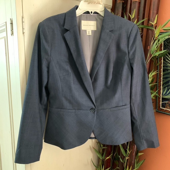 Banana Republic Jackets & Blazers - Banana Republic Stretch Blazer EUC